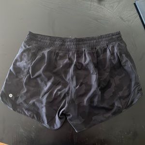 Lululemon hotty hot high rise 4”